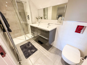 Photo 1- click for photo gallery